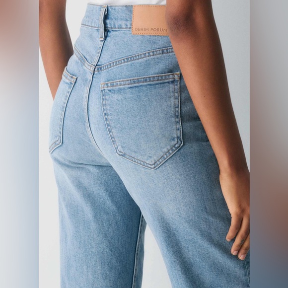 Aritzia Denim Forum The Arlo Hi-Rise Straight Leg Jeans - Picture 3 of 9